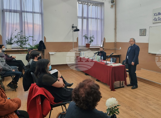 Велико Търново - Марин Бодаков - журналистическо студио