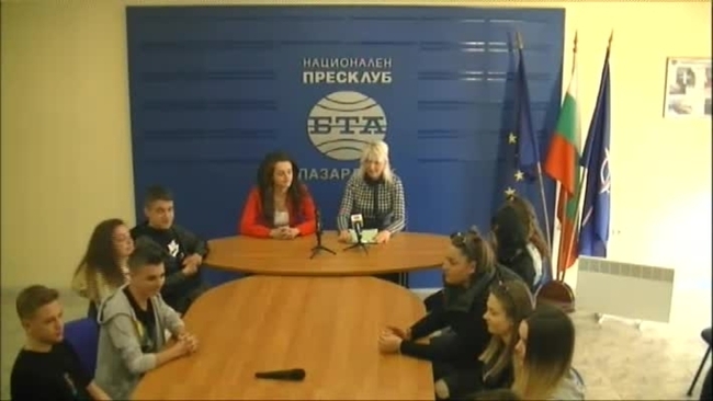 Представяне на екологичната инициатива "Сърце в зелено" на добротворци и доброволци от Пазарджик