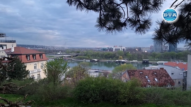 Започна гласуването на парламентарните, президентските и частичните местни избори в Сърбия