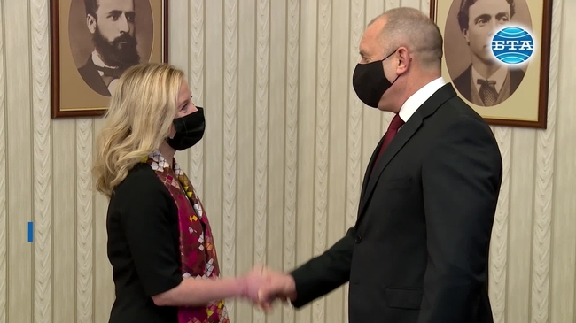 България ще окаже подкрепа на децата и семействата, търсещи спасение от войната в Украйна, заяви президентът Румен Радев