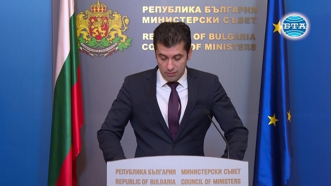 Премиерът Кирил Петков заяви, че правителството ще обсъди оставката на министъра на отбраната Стефан Янев 