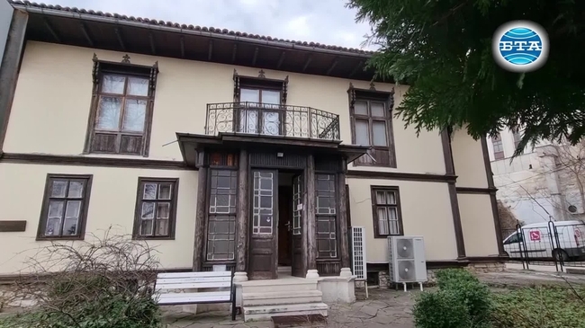 Размяната на мартеници е продукт на модерността, а не на фолклорната култура, заяви русенски етнограф