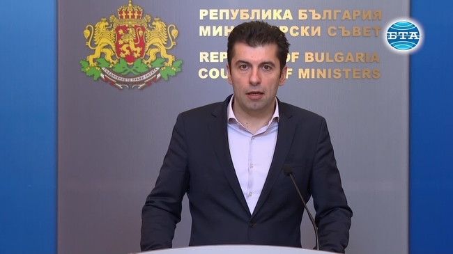 Цените на тока и природния газ за потребителите няма да се вдигат до края на март, заяви премиерът