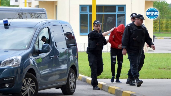 Румъния предаде на българските власти петима задържани за телефонни измами 