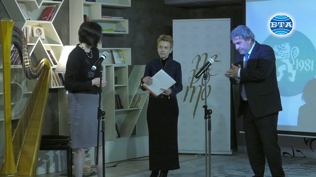 Романът "Свети Вълк" на Елена Алексиева е тазгодишният носител на Националната литературна награда за български роман на годината "13 века България"