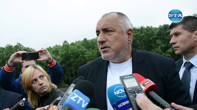 Премиерът Бойко Борисов инспектира изграждането на участъка от АМ "Хемус" от п. в. "Боаза" до п.в. "Плевен"