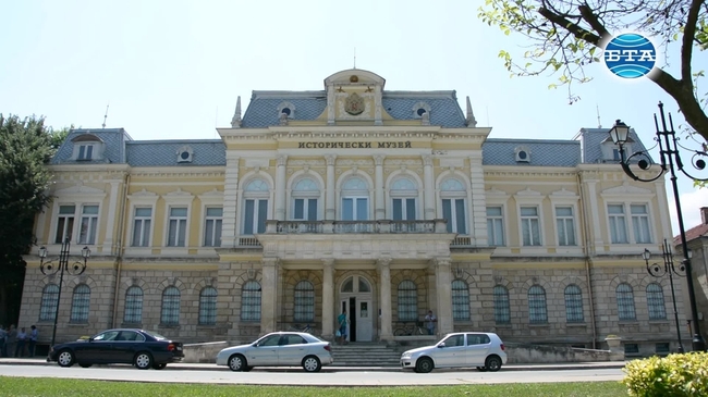 Културно-исторически ценности, спасени от иманяри и нелегален трафик, са експонирани в изложба в РИМ - Русе