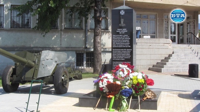 Паметник на първия български комендант на Одрин генерал-майор Ваклин Церковски бе открит в Перник