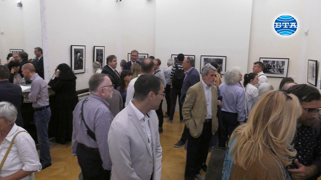Фотоизложбата "Ехо от Балканите. XX век: Портрети и звуци от България" бе открита в Националната галерия