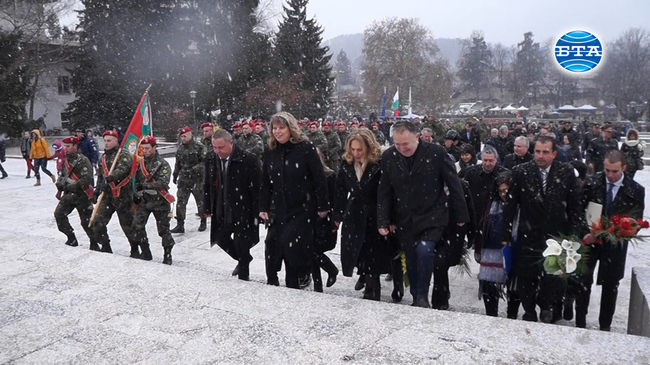 В Калофер се преклониха пред паметта на Христо Ботев