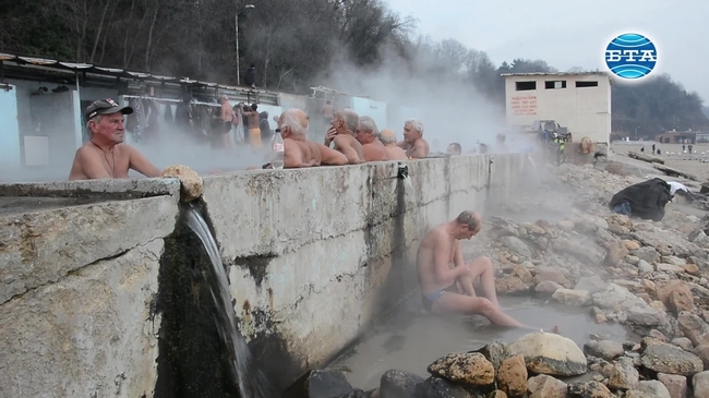 С топли и студени бани много варненци избраха да изпратят 2018 година