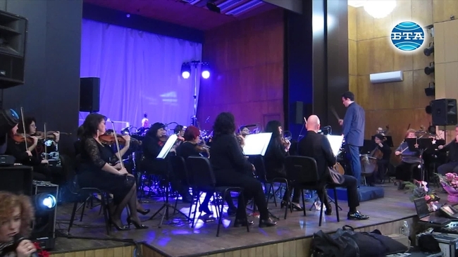 Люси Дяковска пожелава с коледния си концерт „Аве Мария” много смелост и страст през Новата година