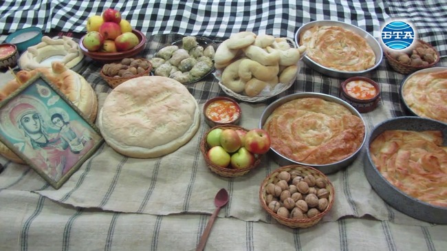 Ритуална вечеря на Бърни вечер пресъздадоха самодейците в село Кладница