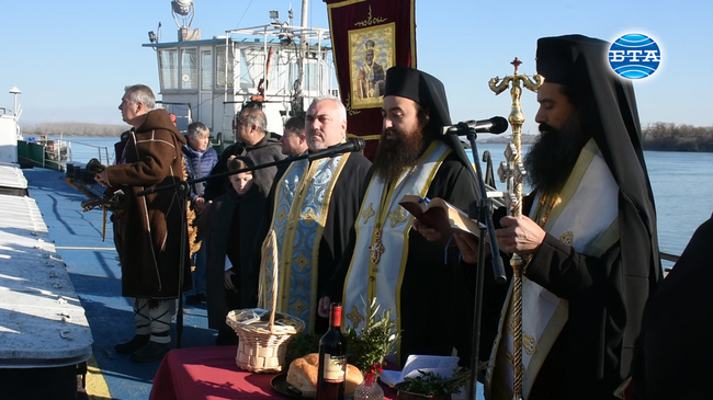Във Видин икона на св. Николай беше ритуално потопена във водите на Дунав