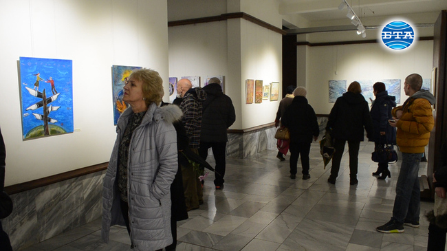 Пета самостоятелна изложба под надслов „Душевни пейзажи” подреди в Художествена галерия Добрич художничка Велина Христова