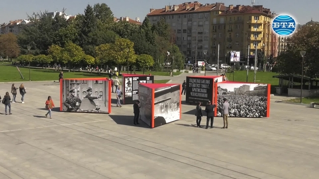 Изложба на словашкото посолство в България с фотографии на известния фоторепортер Ладислав Биелик напомня за трагичните събития през август 1968 г. в Чехословакия
