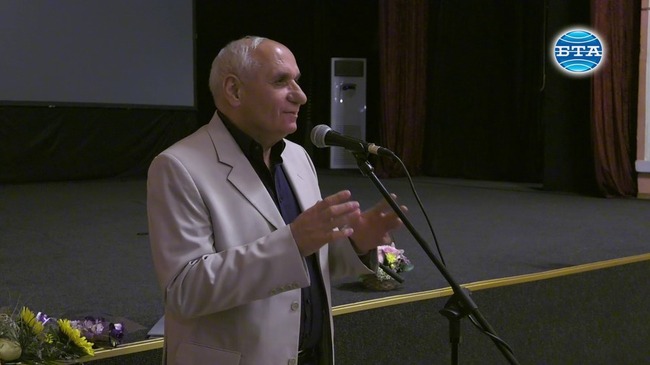 Журналистът и пътешественик Симеон Идакиев отбеляза с юбилейна вечер две 50-годишнини