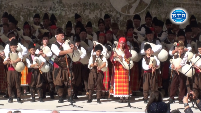 Първи национален събор на гайдарите „Апостол Кисьов“ се провежда в смолянското село Стойките