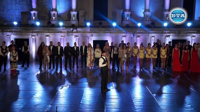 Ансамбъл "Българе" представи премиерно в Пловдив новия си спектакъл 