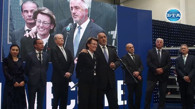 Премиерът Бойко Борисов присъства на церемония за откриване на нов завод за авиочасти край Пловдив 