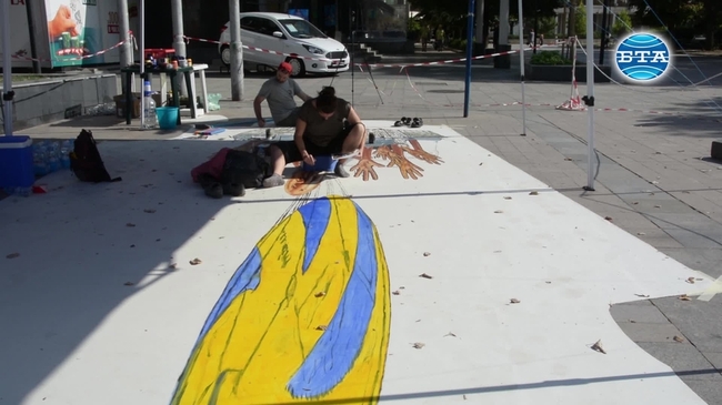 В Русе художници от четири държави изработват 3D-рисунки за Световното първенство по волейбол