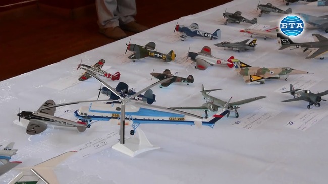 Изложба във Варна представя атрактивни макети на самолети, танкове и кораби