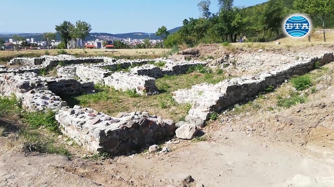 Интересни археологически находки откриха по време на разкопки на крепостта "Туида" край Сливен 