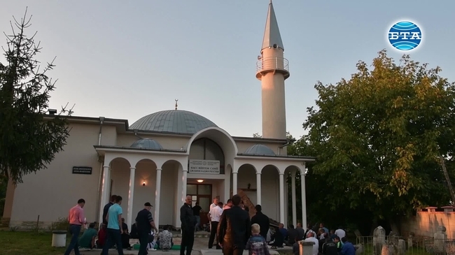 Започна големият мюсюлмански празник Курбан Байрам