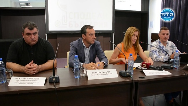 Министърът на туризма Николина Ангелкова участва в кръгла маса в Бургас