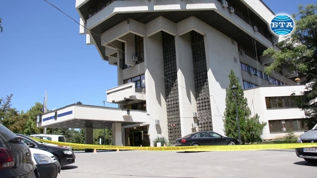 Сградата на Община Русе е изолирана след сигнал за бомба