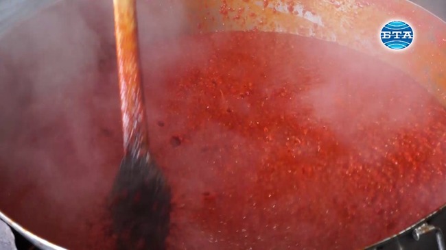 В Куртово Конаре започна подготовката за фестивала на лютеницата