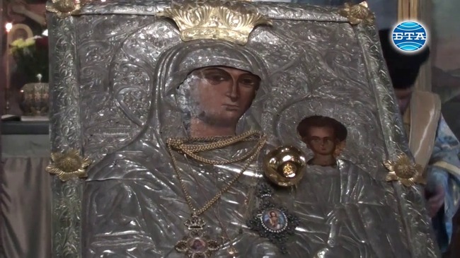 Чудотворната икона "Златна ябълка" пристигна в Смолянско