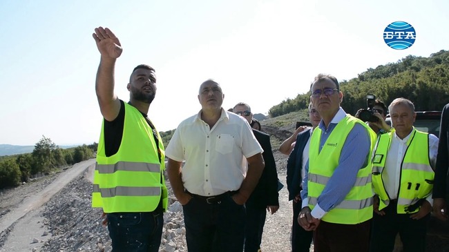 До септември догодина ще бъдат завършени два нови участъка от магистрала "Хемус"
