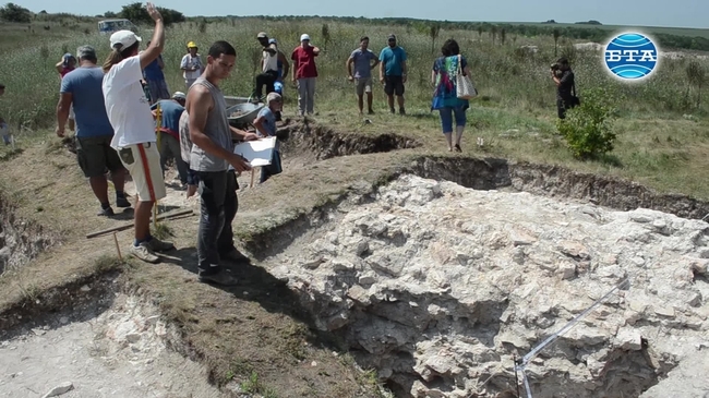 Международна експедиция от археолози проучва античния град Залдапа край село Абрит, община Крушари
