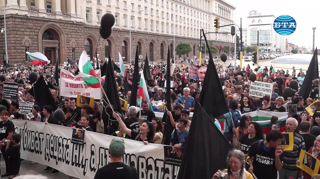 Родителите на деца с увреждания на среща с премиера в Министерския съвет
