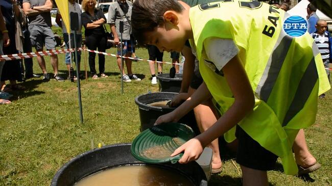 Национален събор на златотърсачите се проведе край "Леденика"