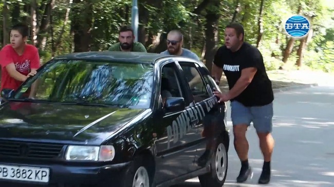 Благотворително състезание по бутане на автомобили набира средства в подкрепа на манастира "Света Петка" край Асеновград