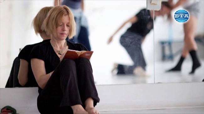 "Зад кулисите" с Мила Искренова