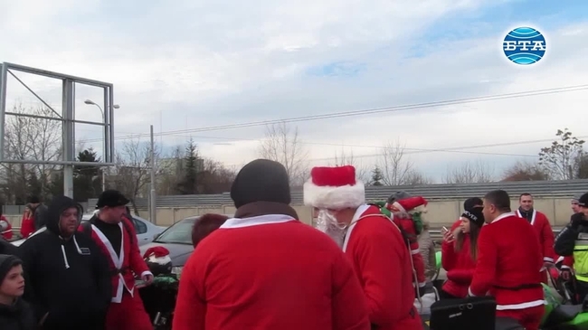 Mотошествие с Дядо Коледа в Плевен