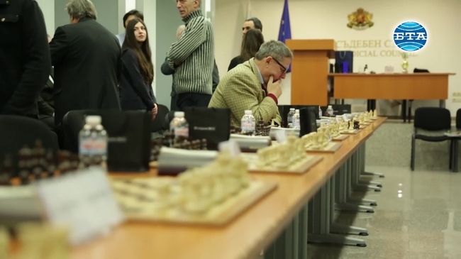 Веселин Топалов игра шах с Кубрат Пулев, Христо Йовов и магистрати от ВСС