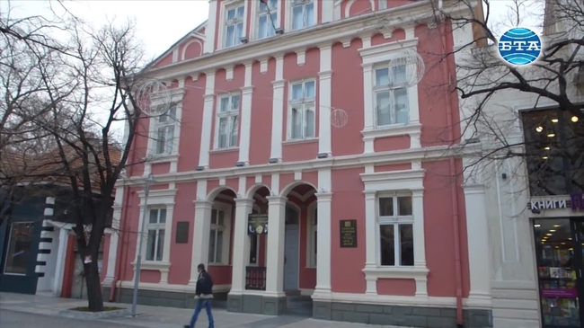 Изложба в Сливен показва кожени обувки на 1900 години