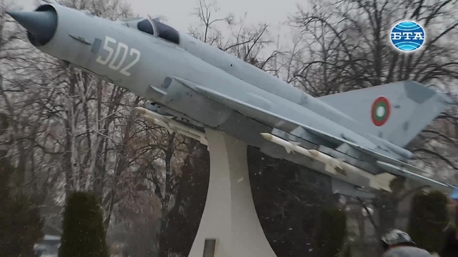 Дядо Коледа пристигна в авиобаза "Граф Игнатиево"