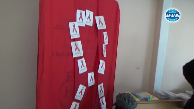 150-метрова лента разпънаха в Благоевград в деня за борба със СПИН 