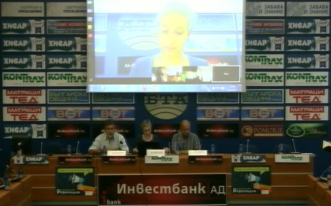 „Гражданско събрание” - инициатива на 240 граждани и граждански организации от цялата страна, решава дали да бъде проведен паралелен референдум по „забранените” въпроси.