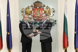 Румен Радев - Дейвид Харис - Почетен знак на президента