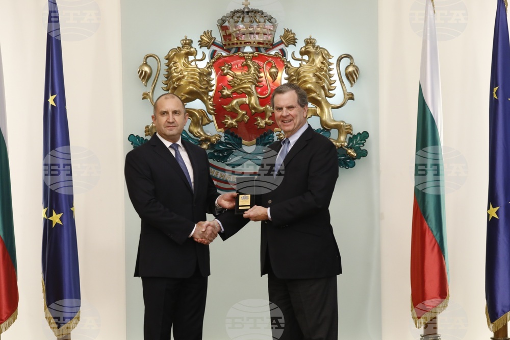 Румен Радев - Дейвид Харис - Почетен знак на президента