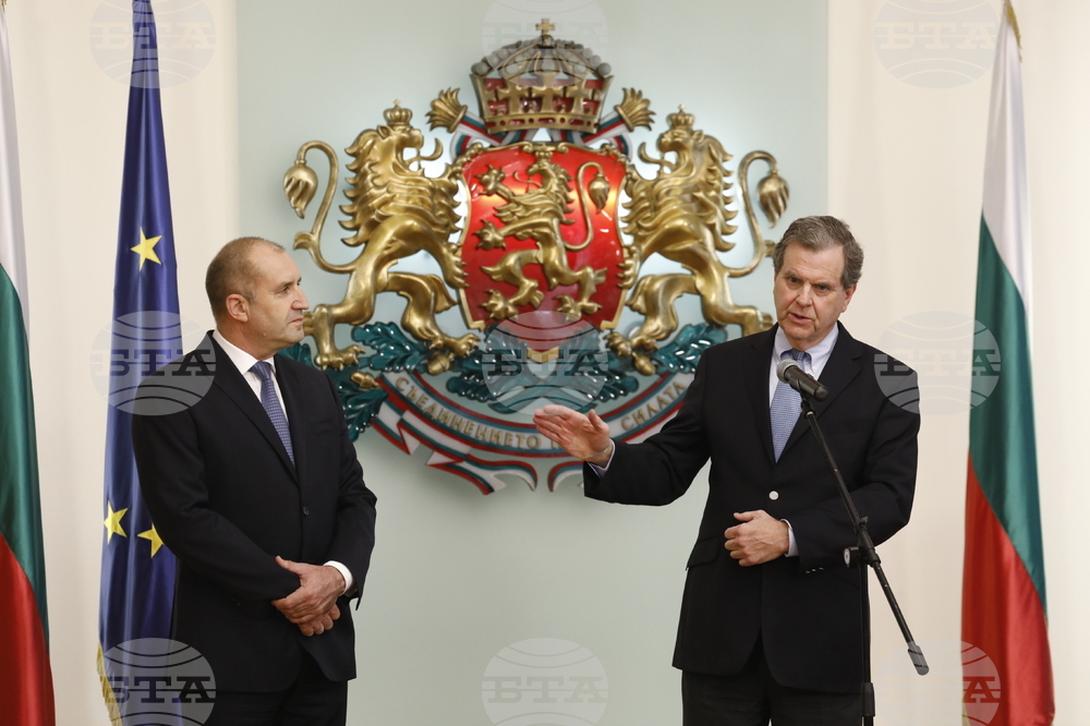 Румен Радев - Дейвид Харис - Почетен знак на президента