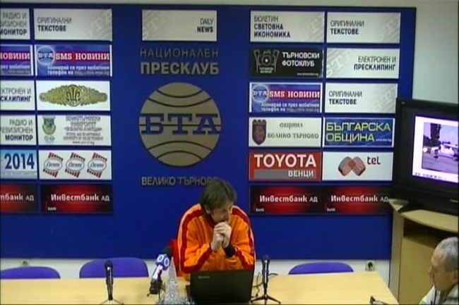 Пресконференция на великотърновските алпинисти Йордан Грозданов и братята Румен и Георги Георгиеви след експедицията им в Непалските Хималаи