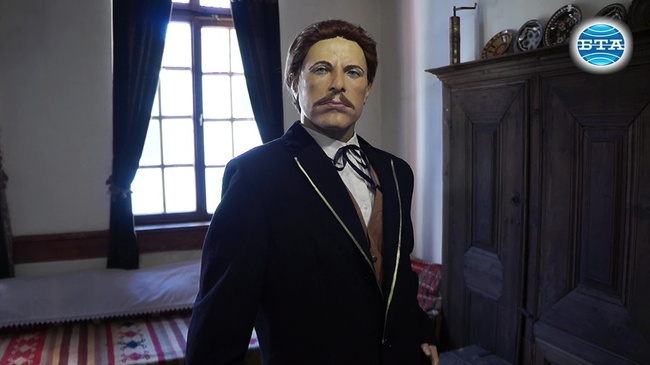 Восъчна фигура на Васил Левски е част от експозицията на Историческия музей в Карлово