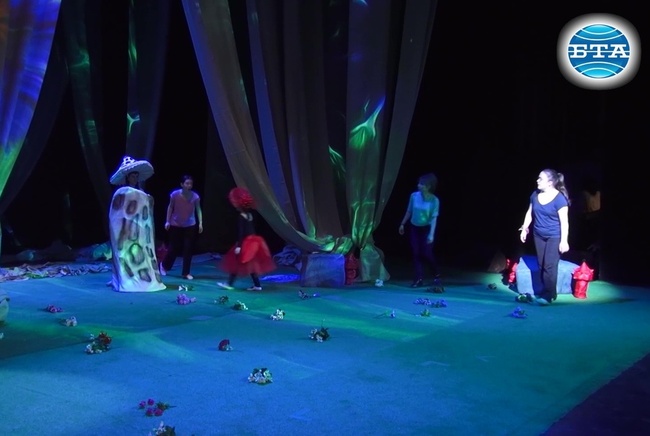 Фигаро от "Севилският бръснар" се среща с Гъбка Лея във фентъзи опера